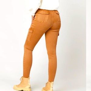 Spanx Stretch Twill Ankle Cargo Pants Size L Honeyglow Tan Brown 20311R $128